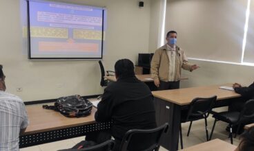 Controladores de Tránsito Aéreo del Aeropuerto de Guayaquil actualizan y potencian sus conocimientos en el Simulador Virtual de la ETAC
