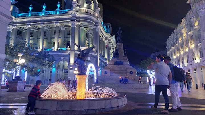 Guayaquil, fuente de la plaza de la Independencia.
