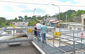 Visita a la planta de aguas servidas de Consuelo