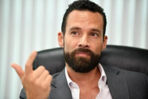 Reducción de tasas internacionales incide en un mayor flujo de viajeros en el aeropuerto de Guayaquil, indica gerente de la AAG